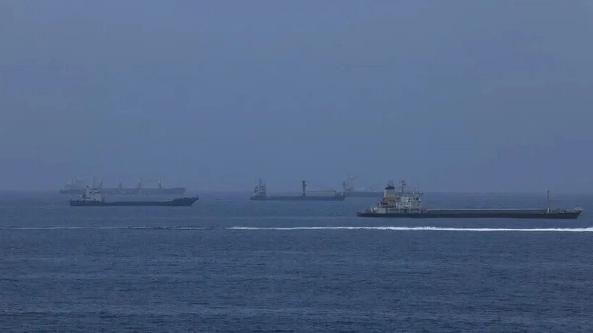 UKMTO duyurdu: Hürmüz Boğazı'ndan geçen bir tanker vuruldu