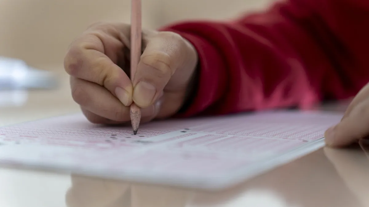 YKS'de zirvedekilerin tercihi belli oldu! Gençlerden geleceğin mesleklerine yoğun talep