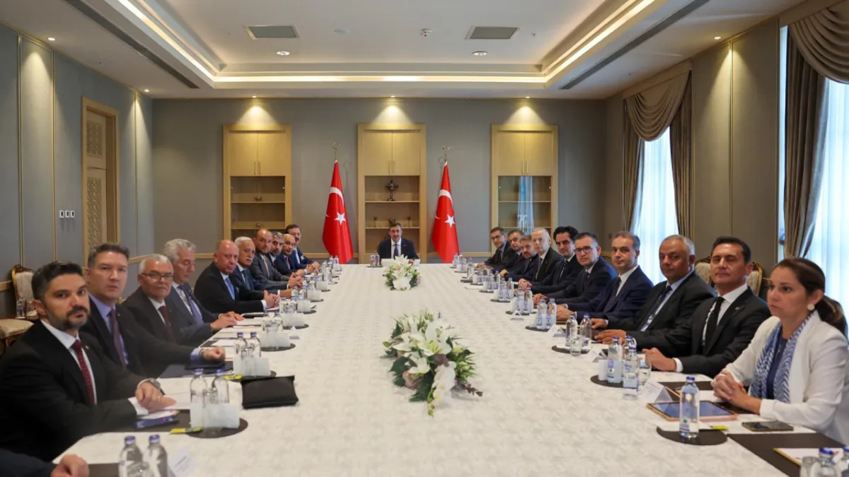 Ekonominin üç yıllık yol haritasının açıklanacağı tarih belli oldu haber görseli