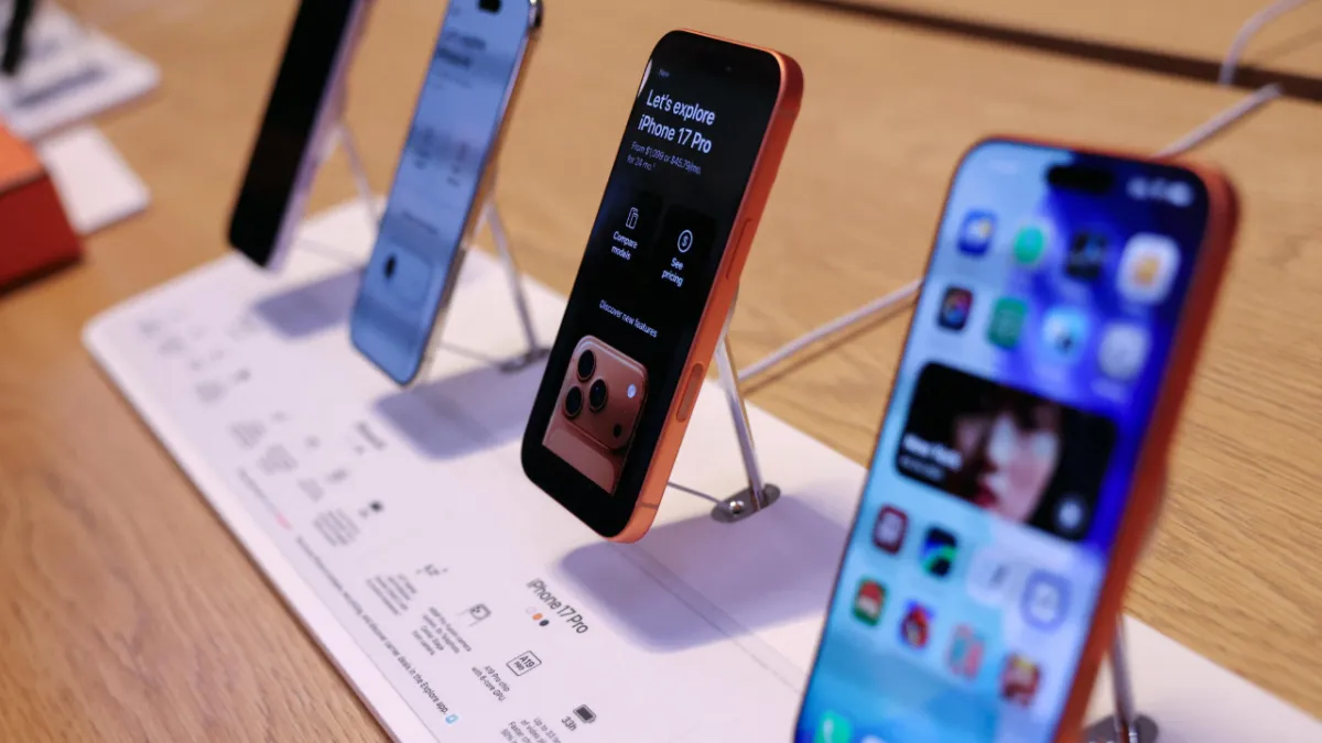 Apple'dan 20 yıllık iPhone tarihinde radikal değişim: Katlanabilir dönem başlıyor