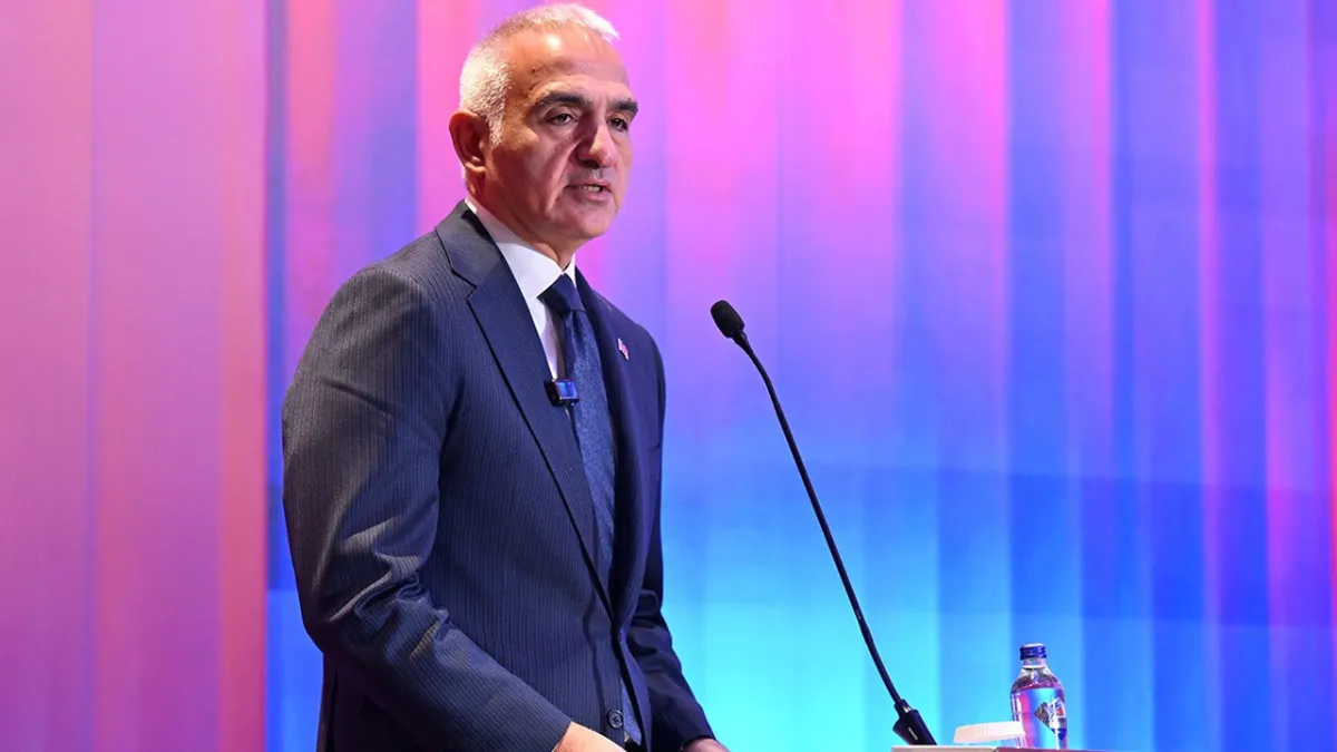 Bakan Ersoy'dan A Milli Kadın Voleybol Takımı'na kutlama