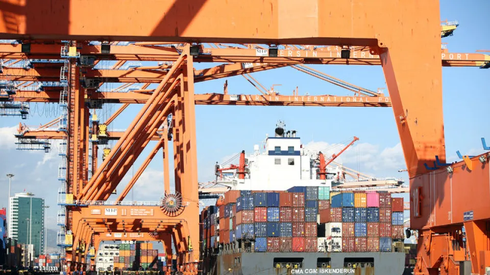 Dış ticaret haddi yıllık bazda sert düştü