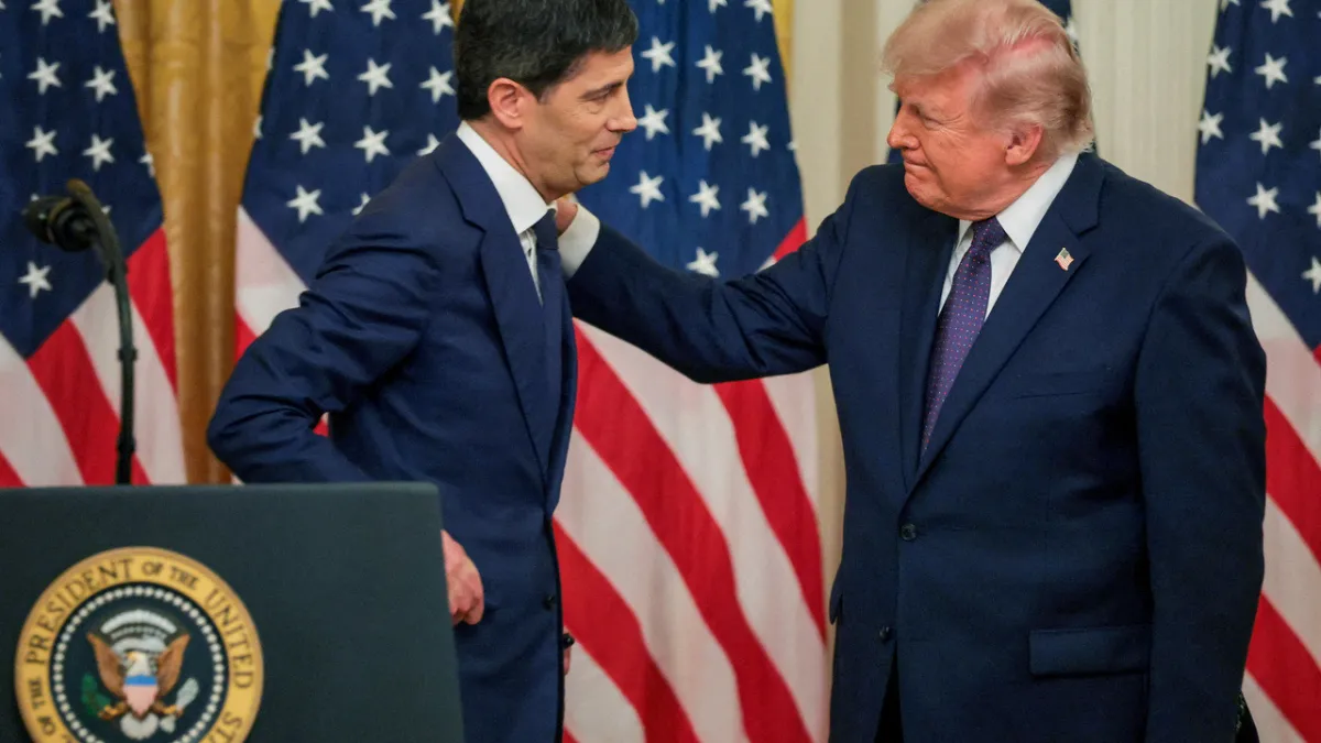 Trump'tan Fed'e faiz baskısı: "Hızlıca düşürün"