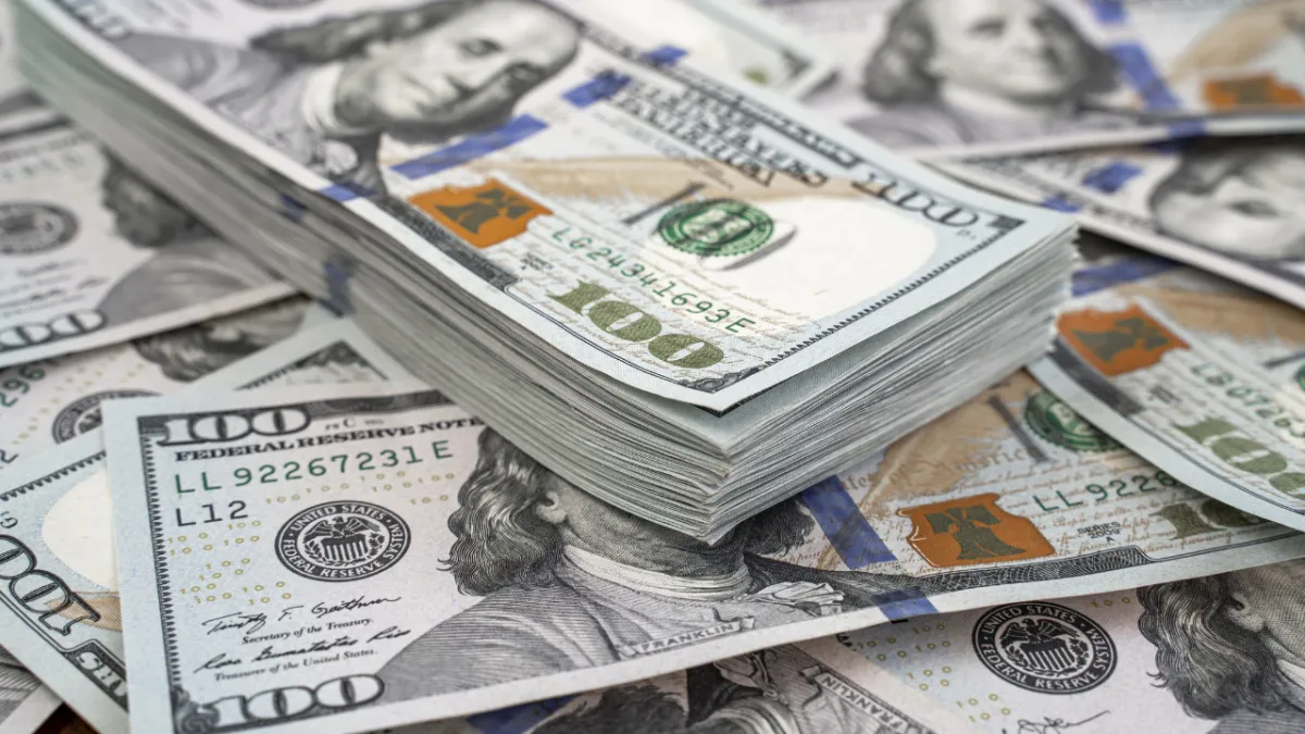 Körfez ülkelerinden dünyaya 161 milyar dolar: ABD'yi geride bıraktılar