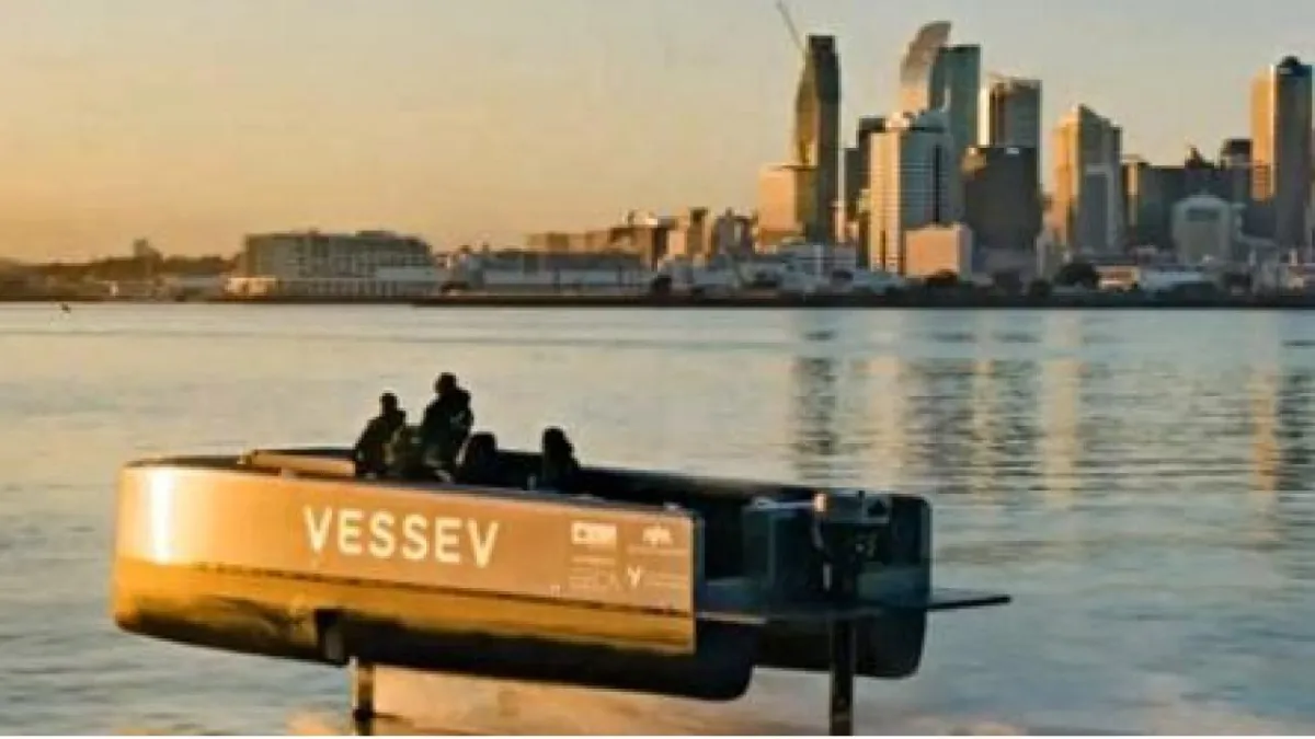 Vessev su üstünde süzülen elektrikli feribot üretti