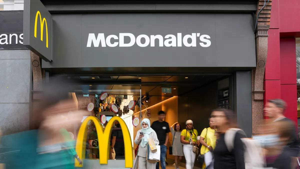 McDonald’s’a yapay zeka davası: Menü fiyatlarını algoritmayla belirlemekle suçlanıyor
