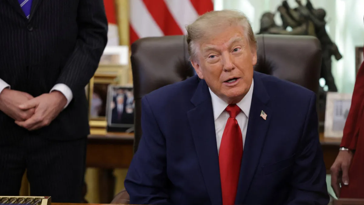Fed yeniden faiz artışı dedi, Trump sert eleştirdi: “Ülkenin kötü gitmesini istiyorlar” haber görseli