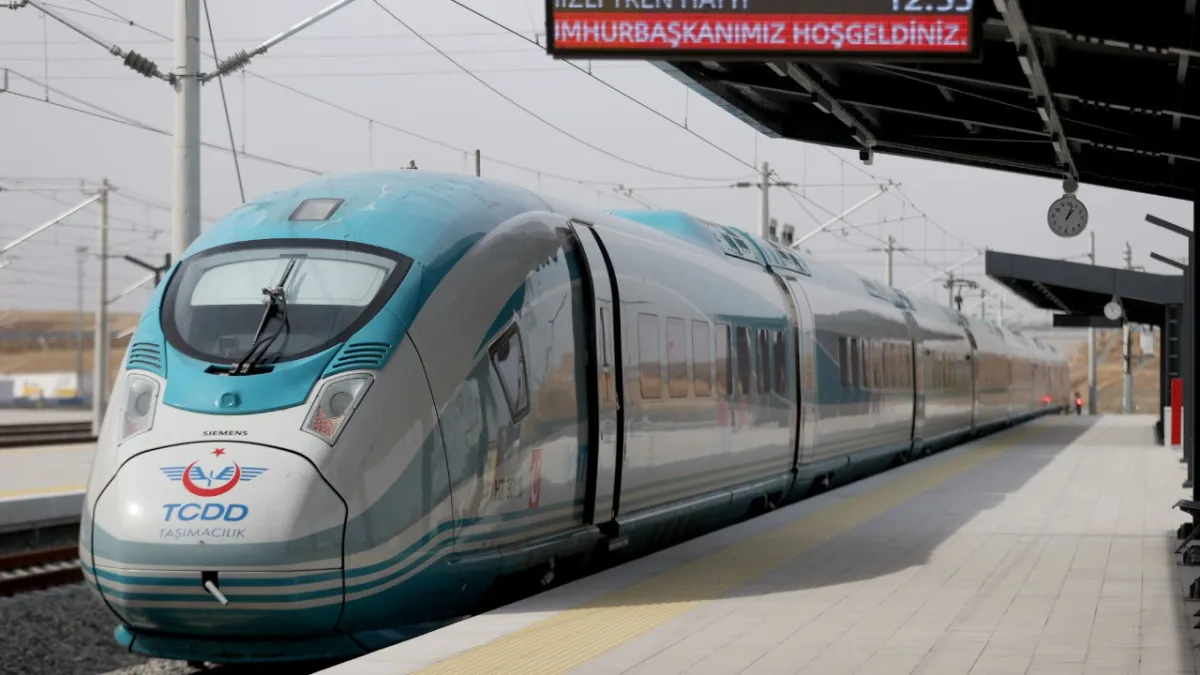 Bakan Uraloğlu duyurdu: Üç il için hızlı tren dönemi başlıyor haber görseli