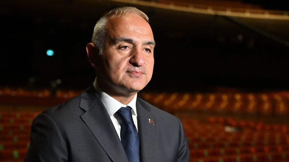 Türkiye’nin turizm başarısına uluslararası ödül: Bakan Ersoy’a WTTC’den liderlik ödülü haber görseli