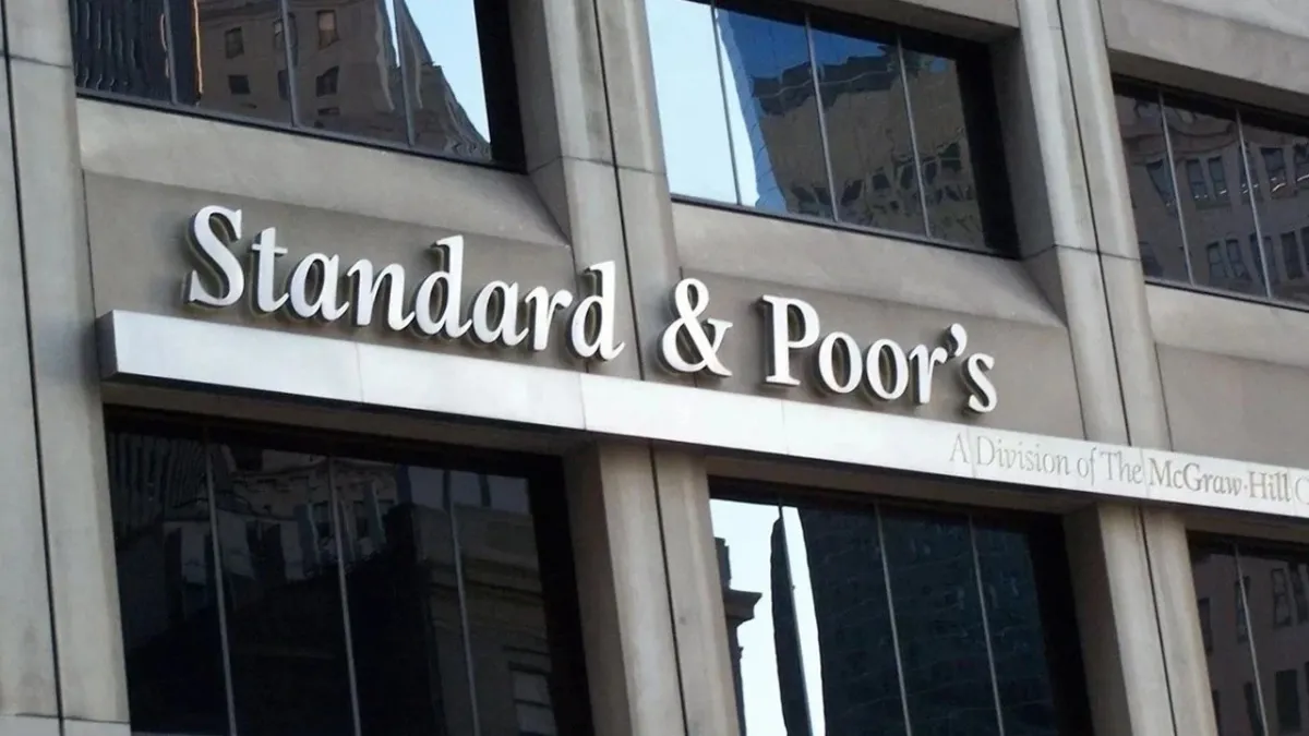 S&P, İngiltere'nin kredi notunu teyit etti