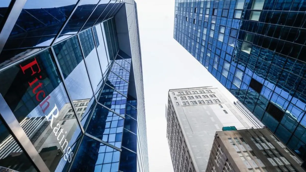 Fitch: Doğu Avrupa'da jeopolitik riskler ve borç yükü büyümeyi baskılıyor