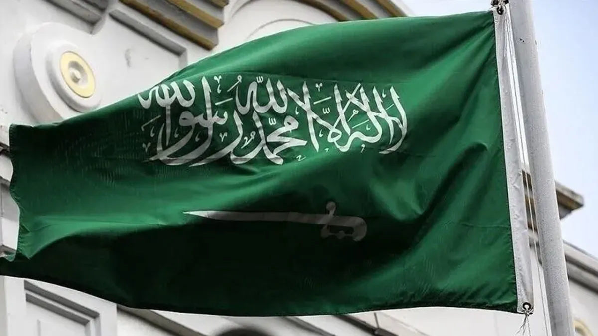 Riyad'da patlama sesleri: Husilerin balistik füze saldırısı engellendi