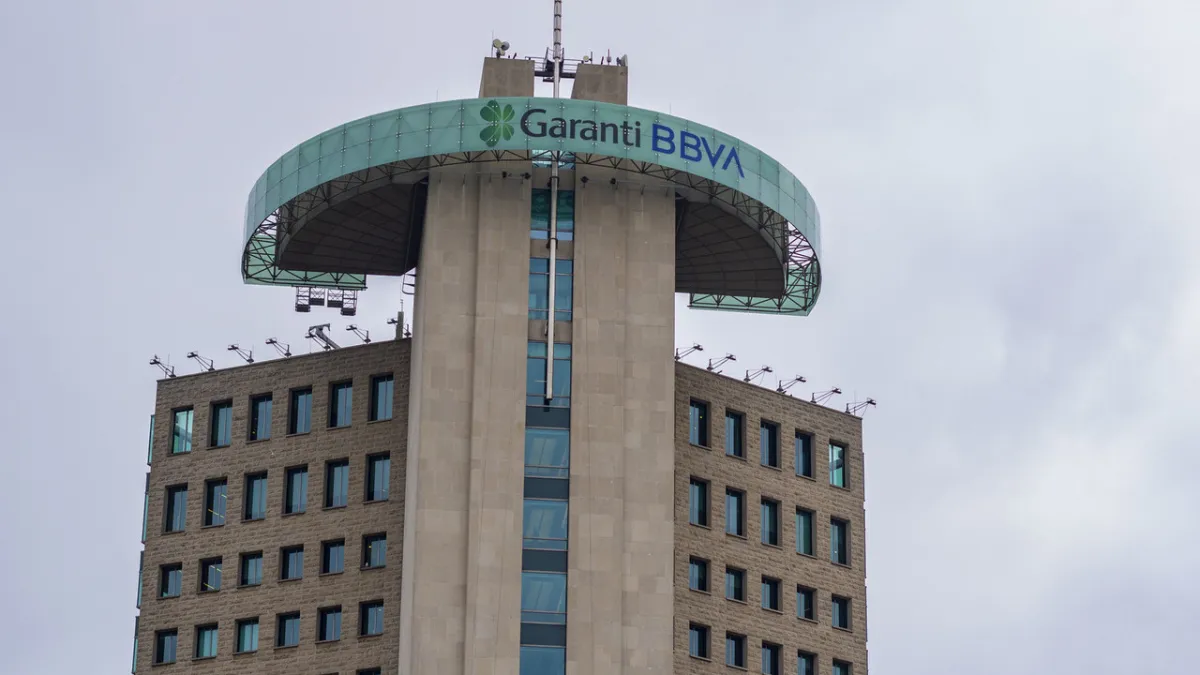 Garanti BBVA 549 milyon TL’lik alacak satışında değişiklik: Yeni alıcı belli oldu