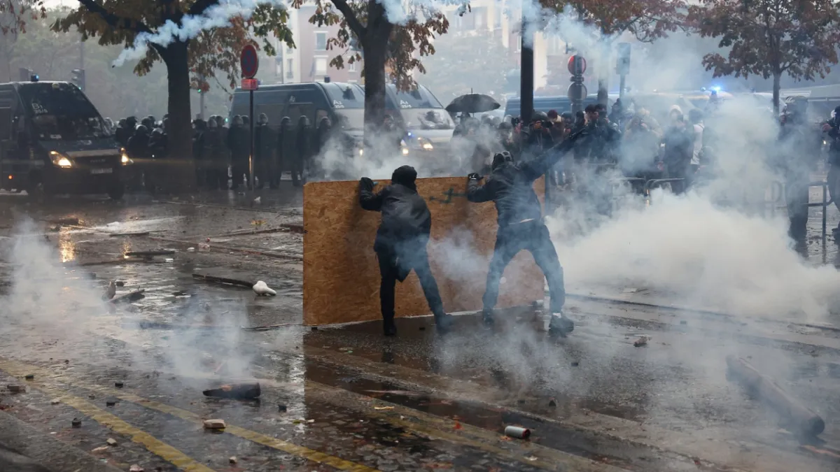 Protestolar ve geçim sıkıntısı Fransa'da tüketici güvenini vurdu: 13 yılın dibinde