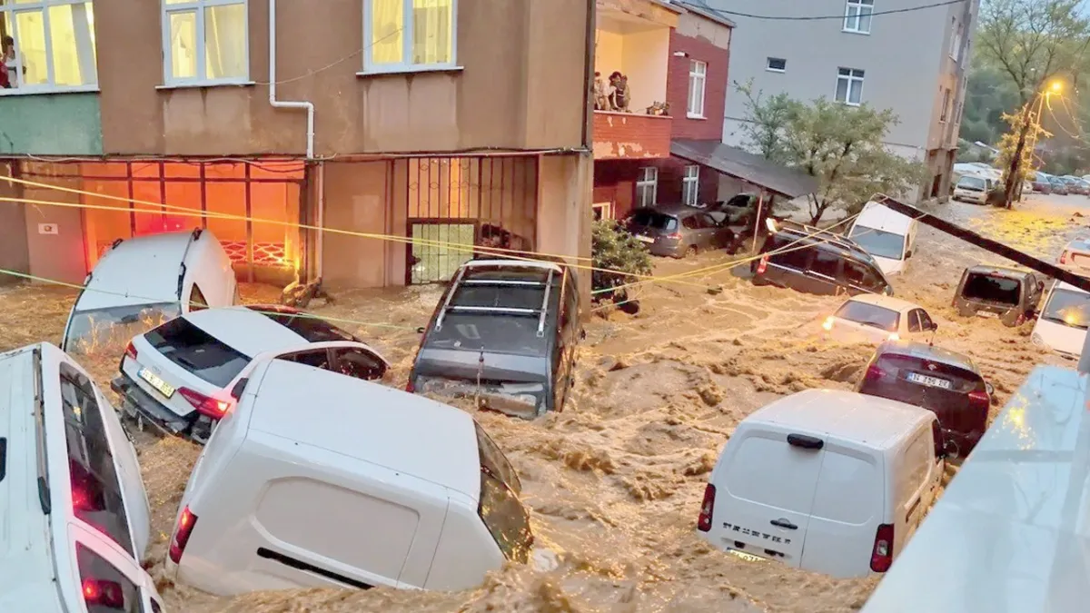 Sel suları çekildi, felaketin izi sigortada kaldı