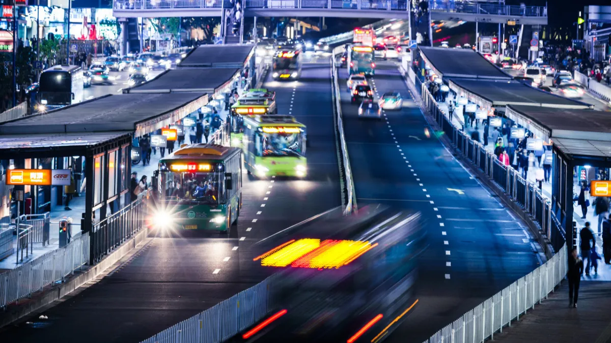 İstanbul'da yarın bazı seferler iptal: Metrobüs ve tramvayda güzergah değişikliği